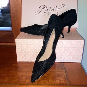 Jewel Badger Mischka black lace kitten heels, women’s size 7.5.